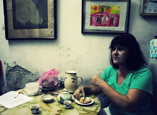 Russian woman falls in love with Hanoi